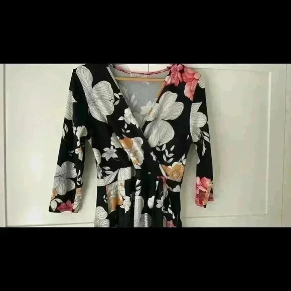 Vintage Style Navy Floral Dress - Picture 2 of 12